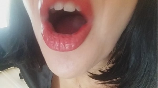 నీ సవతి ఈరోజు నిన్ను బడికి వెళ్ళనివ్వదు అమ్మా... నాకు నువ్వు చాలా కావాలి...